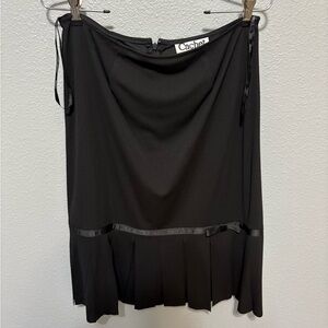 Women’s Size 12 Cachet Black Midi Skirt with Pleats